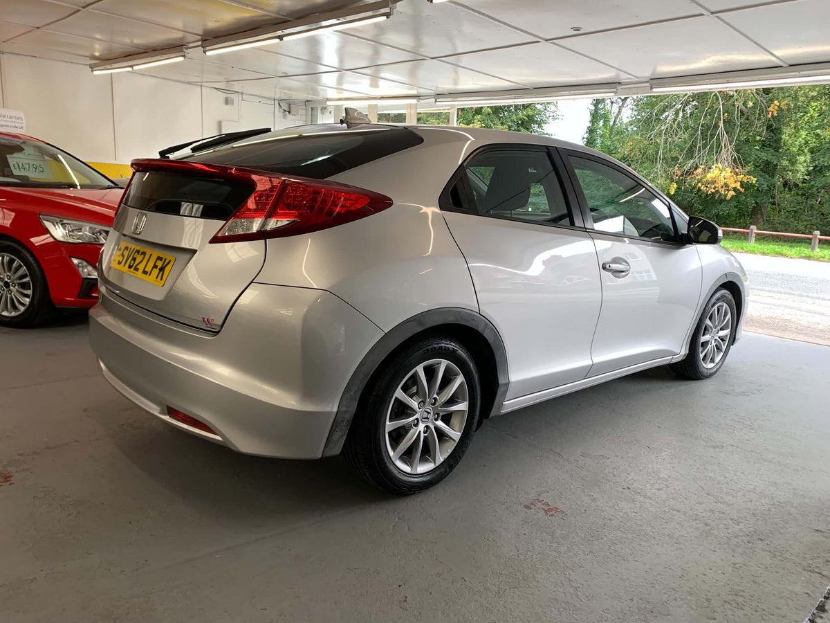 Honda Civic 1.8 i-VTEC ES 2012