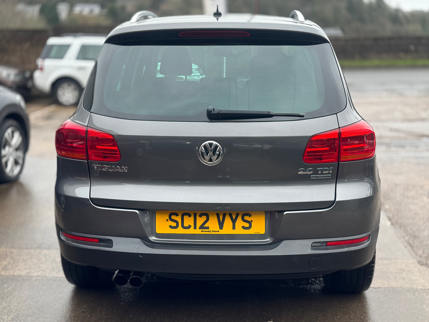 Volkswagen Tiguan 2.0 TDI BlueMotion Tech Sport DSG 4WD 2012