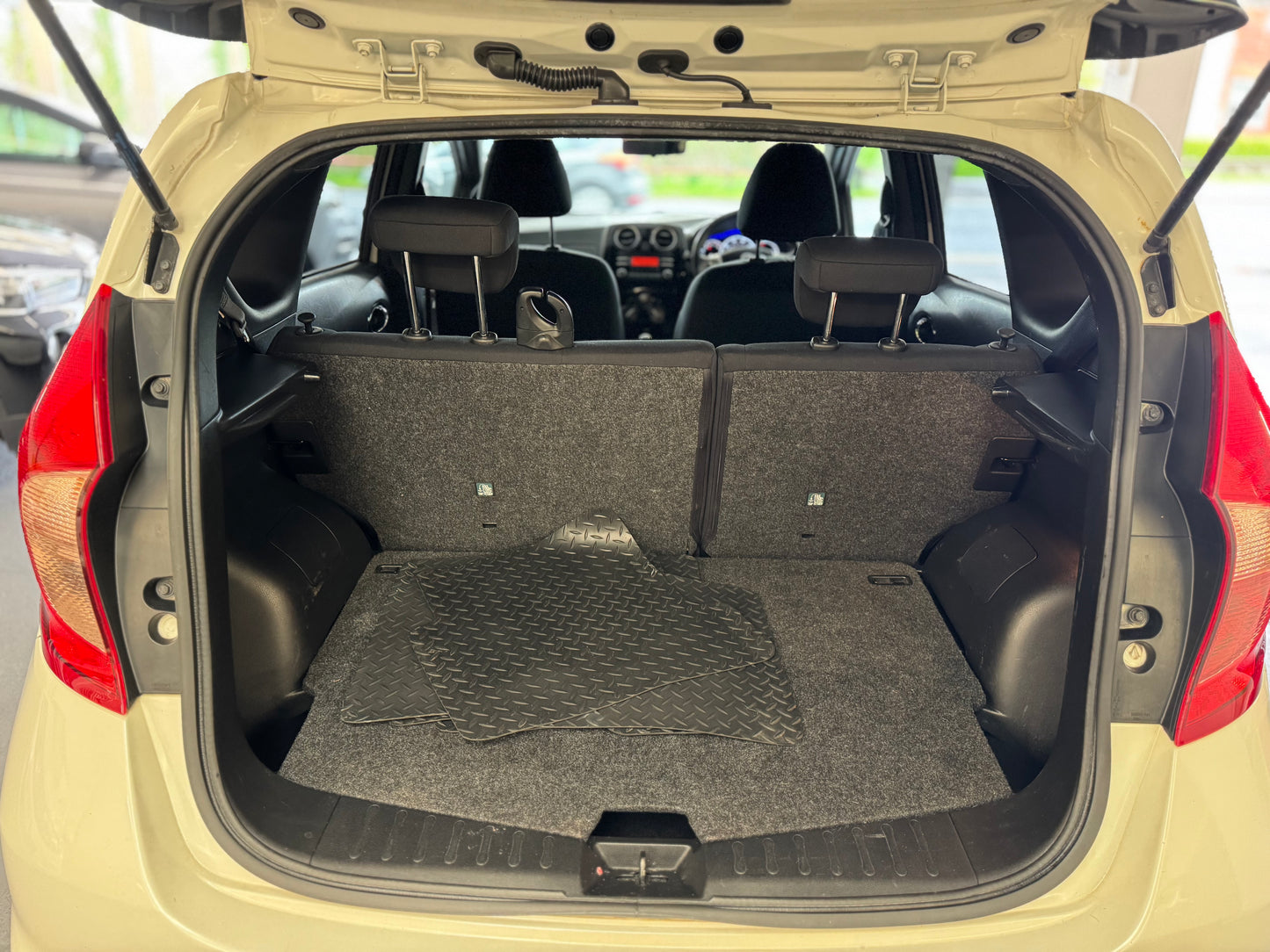 Nossan Note 1.2 Black Edition Euro 6 2018