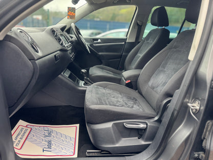 Volkswagen Tiguan 2.0 TDI BlueMotion Tech Sport DSG 4WD 2012