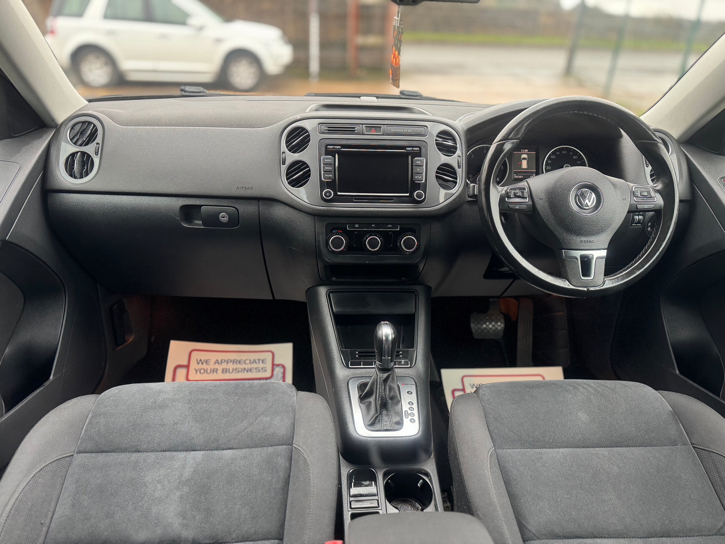 Volkswagen Tiguan 2.0 TDI BlueMotion Tech Sport DSG 4WD 2012