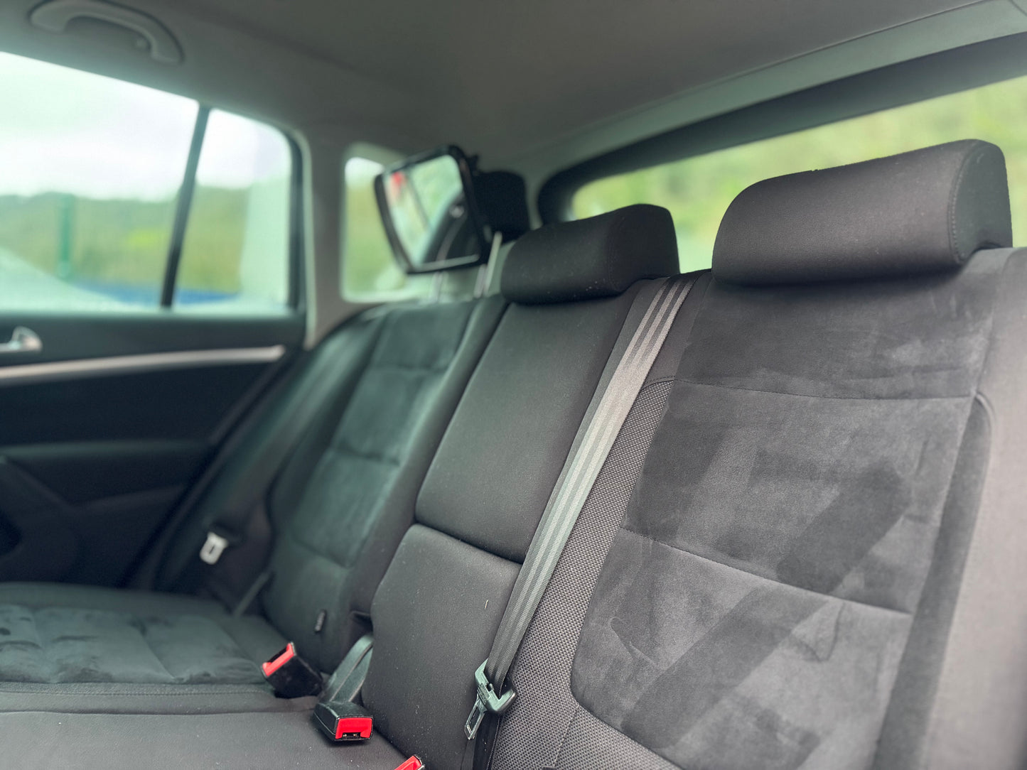 Volkswagen Tiguan 2.0 TDI BlueMotion Tech Sport DSG 4WD 2012